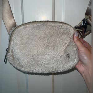 Lululemon Everywhere Belt Bag